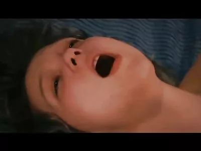 ਮਾਰਕ ਵੁੱਡ ਬਸਟੀ ਸੁਨਹਿਰੀ MILF ਵਿਕਟੋਰੀਆ ਲੋਬੋਵ ਨੂੰ ਹੇਠਾਂ ਉਤਾਰ ਰਿਹਾ ਹੈ