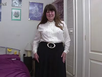 ਹੰਗ ਜੁੱਤੀ ਸਟੋਰ ਕਲਰਕ fucks ਸਿੰਗ panty-ਘੱਟ MILF ਗਾਹਕ